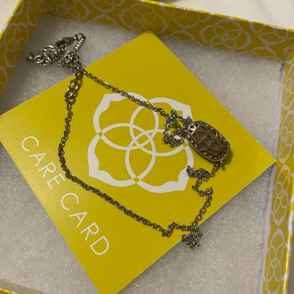 Kendra Scott necklace - Picture 3 of 4